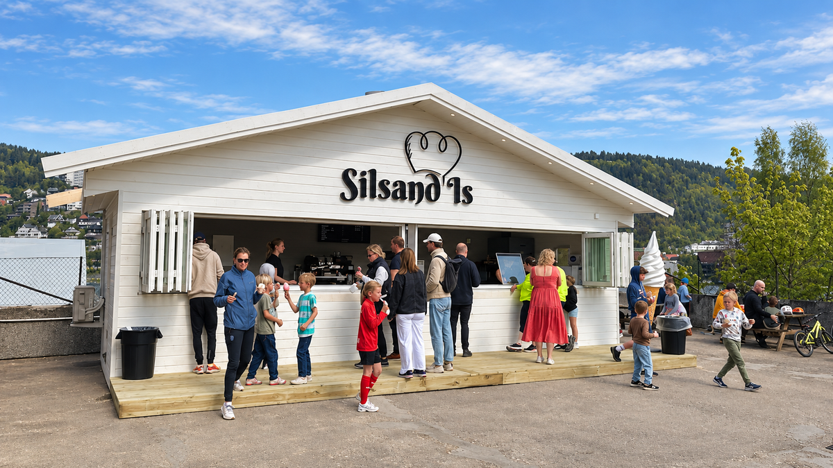 Silsand Is i Drammen – bearbeidet sommerbilde av kiosken
